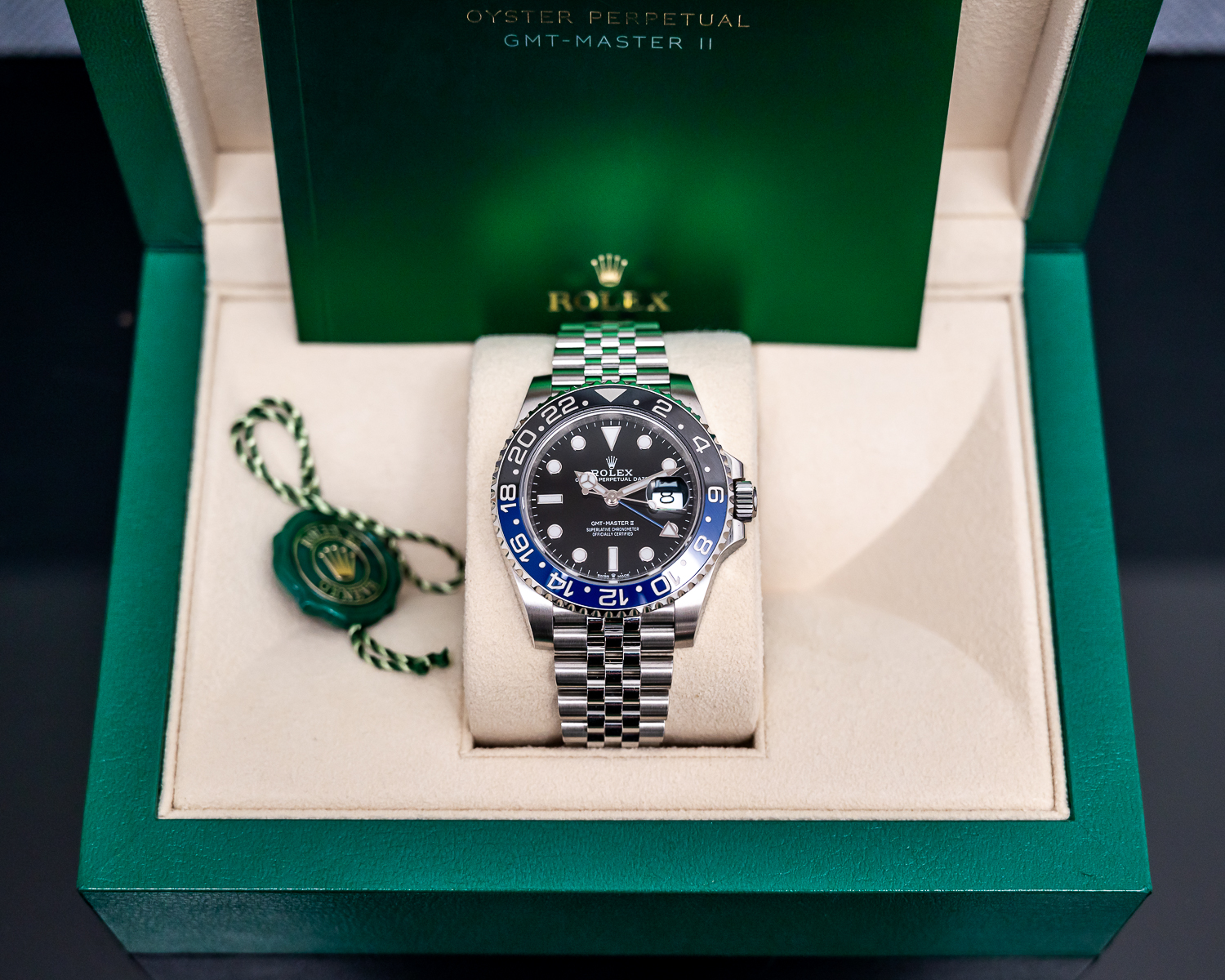 ROLEX GMT MASTER II "BATGIRL" 3